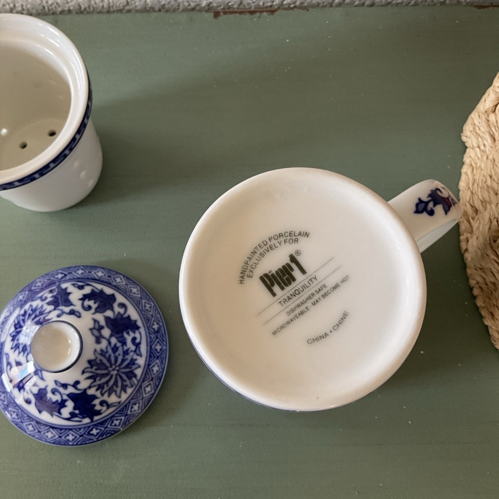 Pier 1 Chinoiserie Infuser Lid Blue White Hand Painted Porcelain Cup Mug - Picture 7 of 7